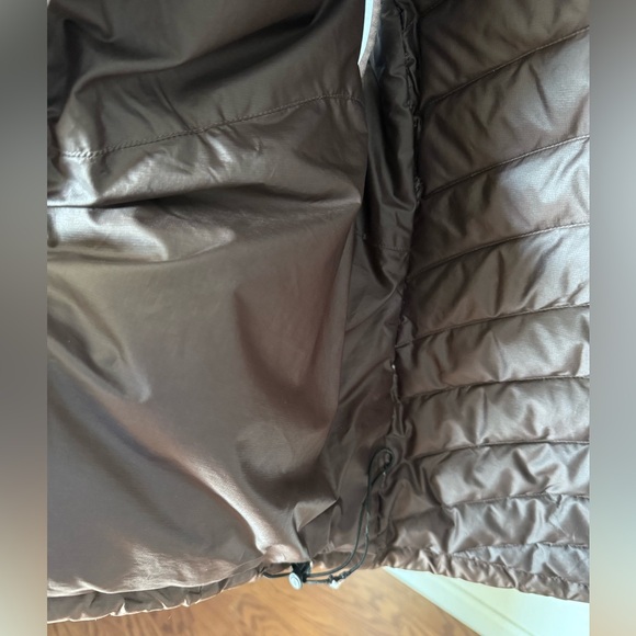 🤎 Patagonia Women's Chocolate Brown Down Puffer Vest EUC - Picture 8 of 13